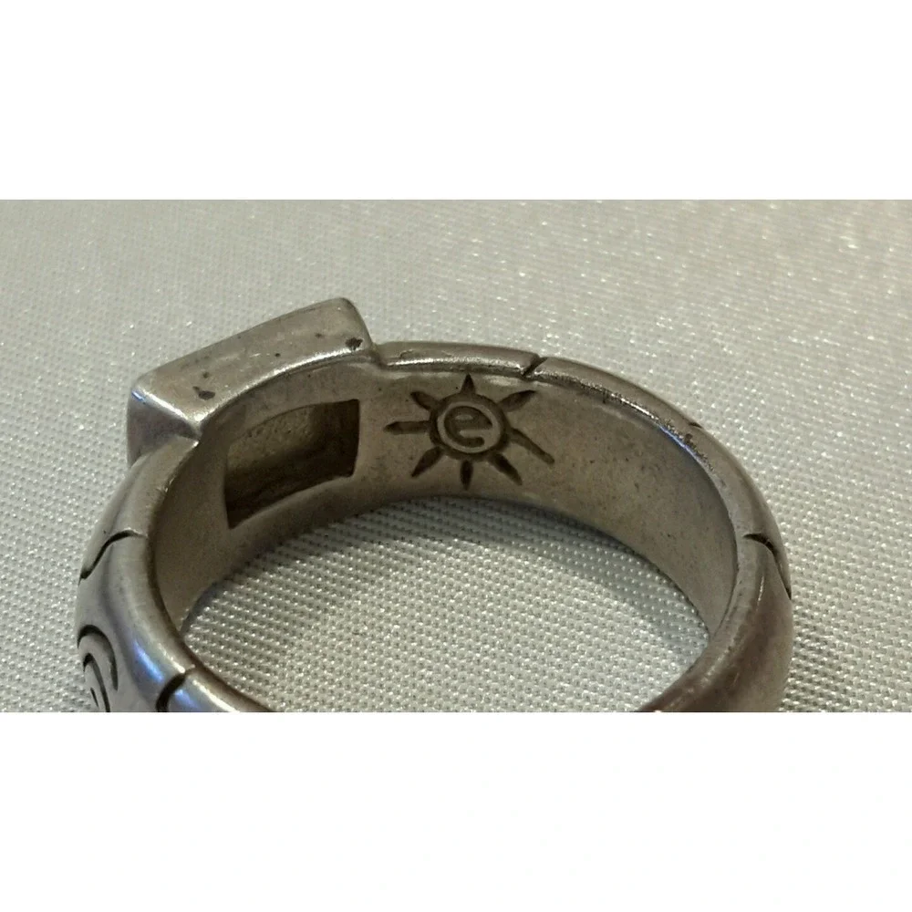 Stamped E amethyst silvertone gemstone band ring sz 6 chevron triangle 6.65g